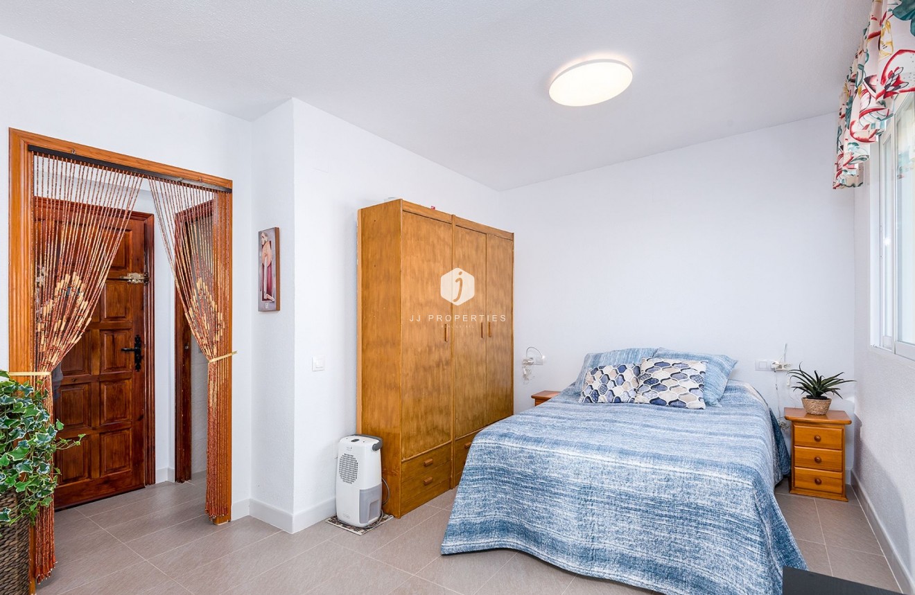 Z drugiej ręki - Mieszkanie w bloku -
Torrevieja - Costa Blanca