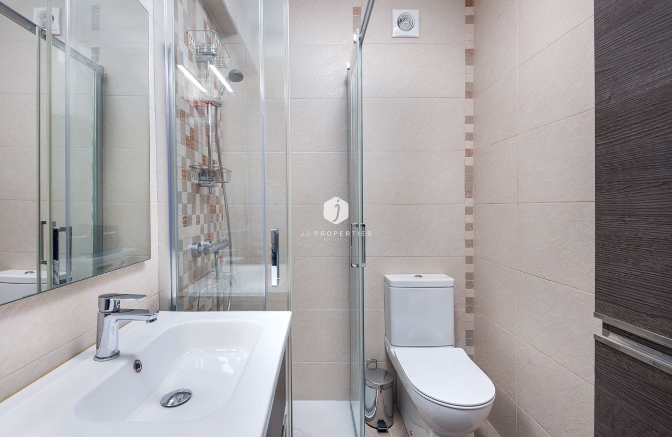 Z drugiej ręki - Mieszkanie w bloku -
Torrevieja - Costa Blanca