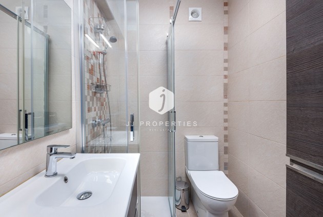 Z drugiej ręki - Mieszkanie w bloku -
Torrevieja - Costa Blanca