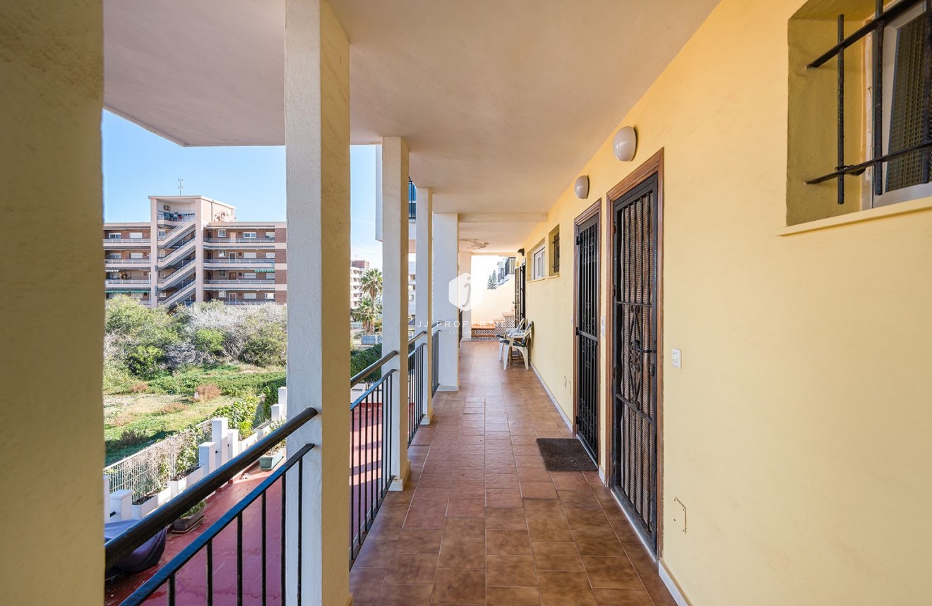 Z drugiej ręki - Mieszkanie w bloku -
Torrevieja - Costa Blanca