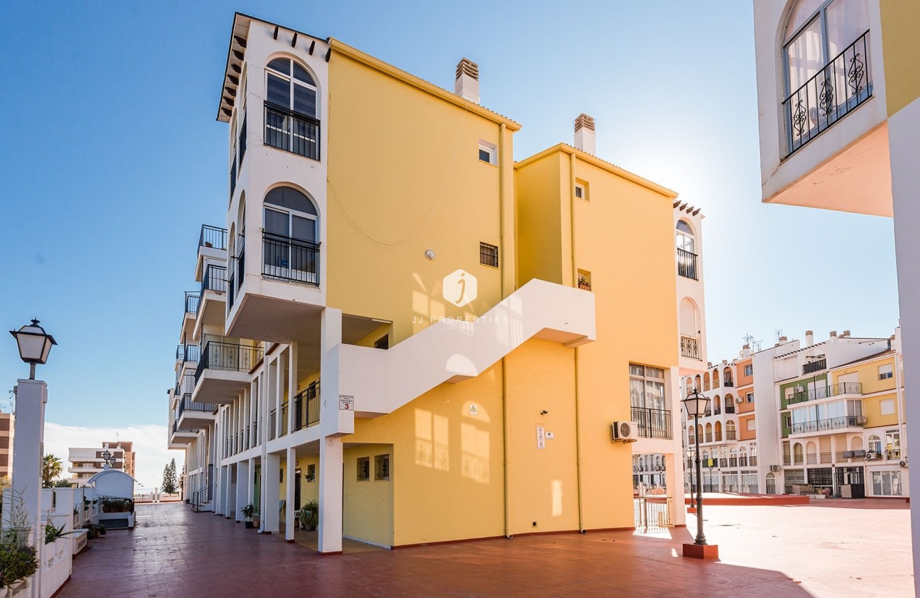 Z drugiej ręki - Mieszkanie w bloku -
Torrevieja - Costa Blanca