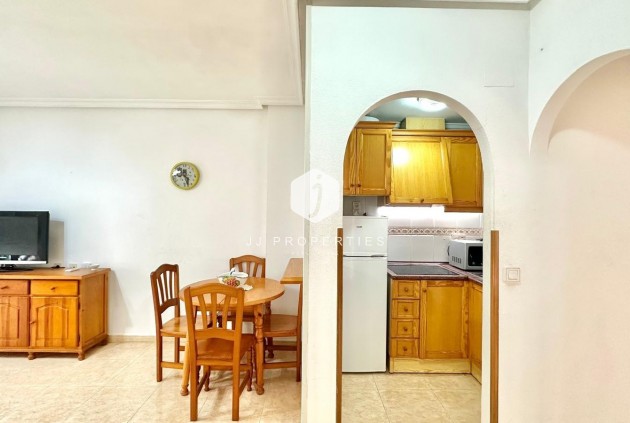 Z drugiej ręki - Mieszkanie w bloku -
Torrevieja - Centro