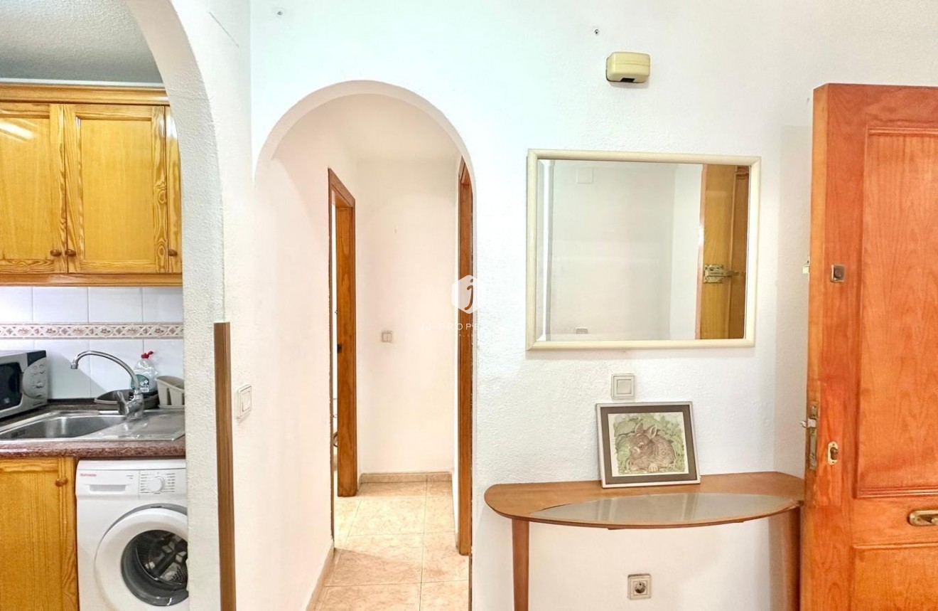 Z drugiej ręki - Mieszkanie w bloku -
Torrevieja - Centro