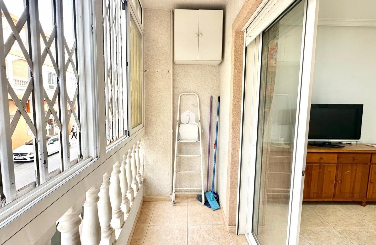 Z drugiej ręki - Mieszkanie w bloku -
Torrevieja - Centro