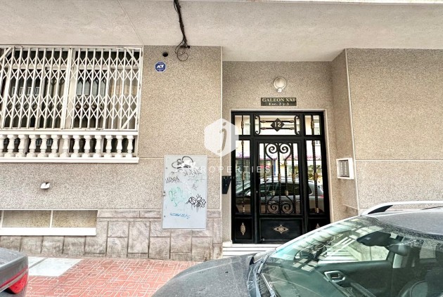 Aus zweiter Hand - Wohnung -
Torrevieja - Centro