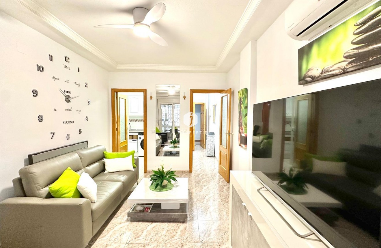 Aus zweiter Hand - Wohnung -
Torrevieja - Centro