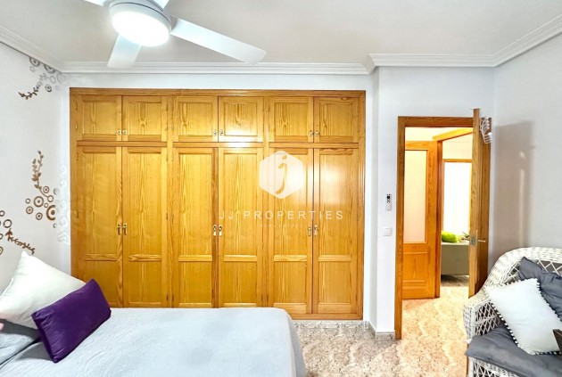 Aus zweiter Hand - Wohnung -
Torrevieja - Centro