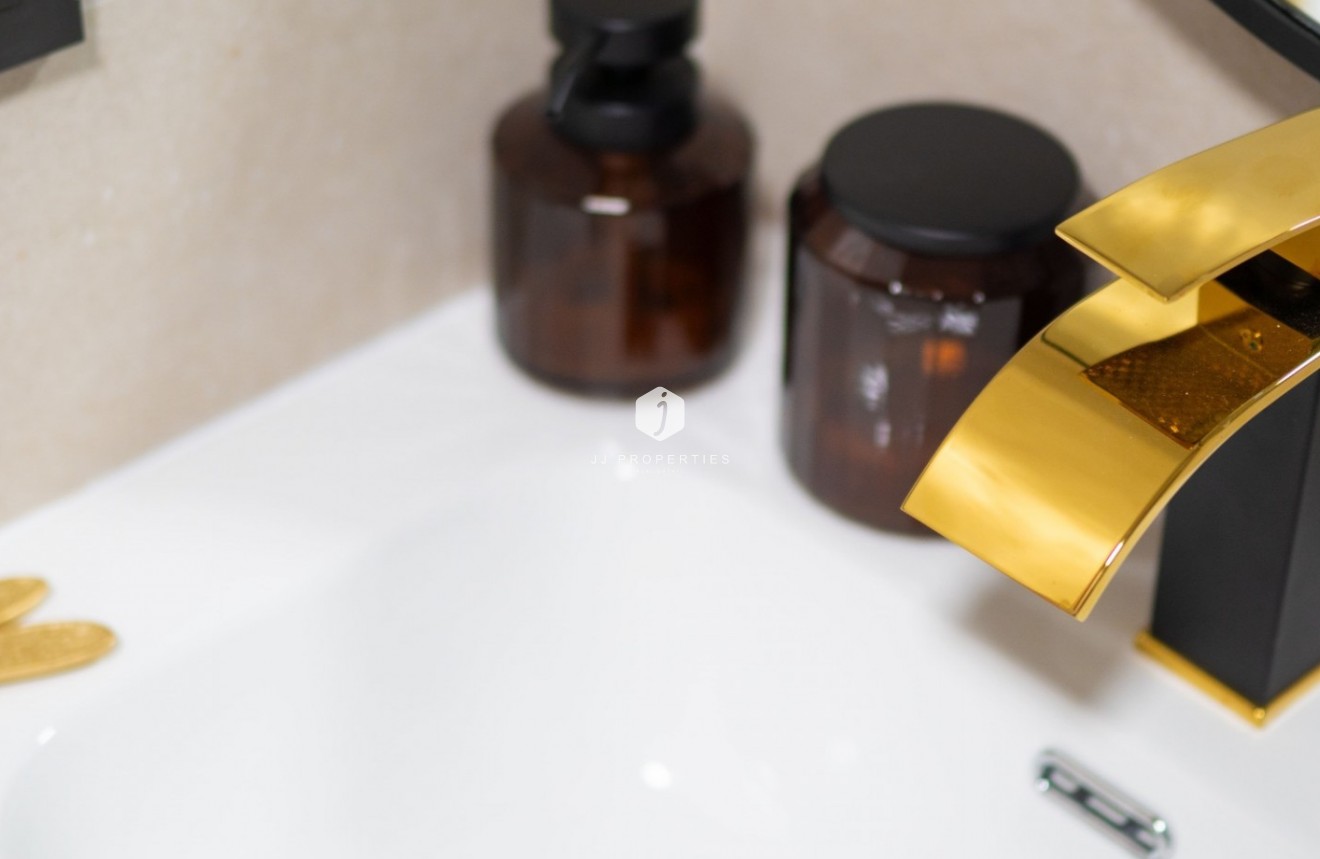 Resale - Apartment / flat -
Torrevieja - Costa Blanca