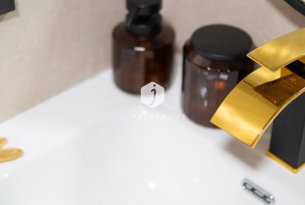 Resale - Apartment / flat -
Torrevieja - Costa Blanca