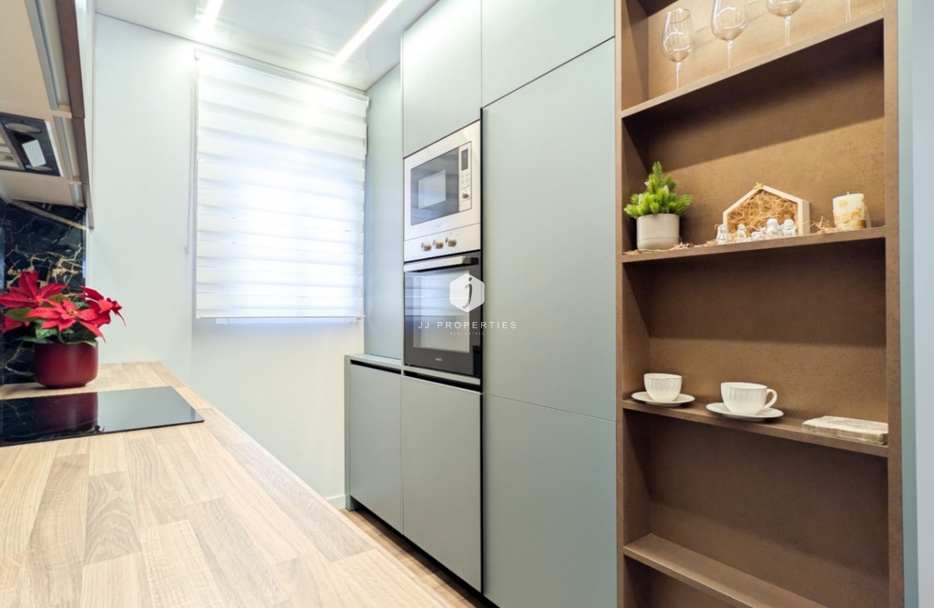 Resale - Apartment / flat -
Torrevieja - Costa Blanca