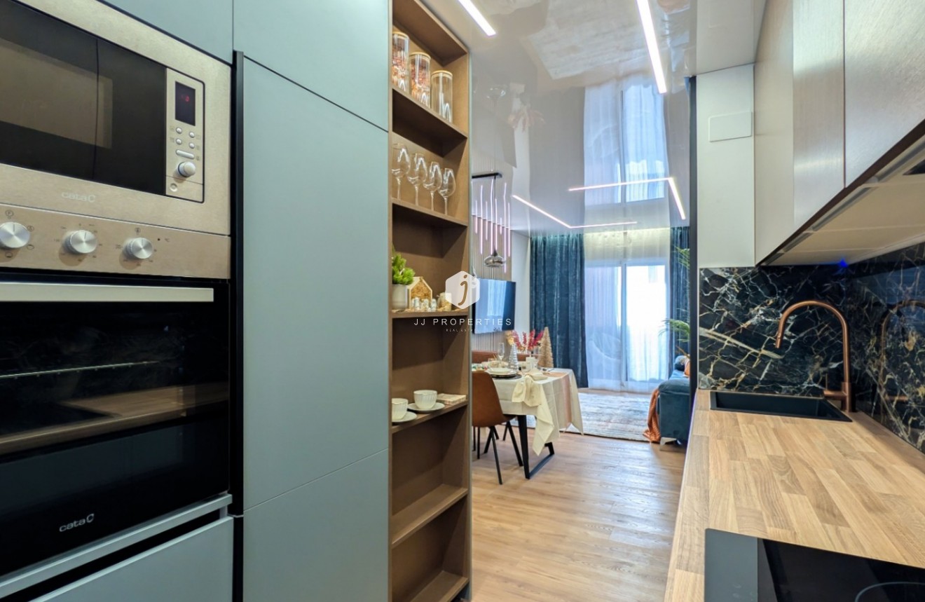 Resale - Apartment / flat -
Torrevieja - Costa Blanca