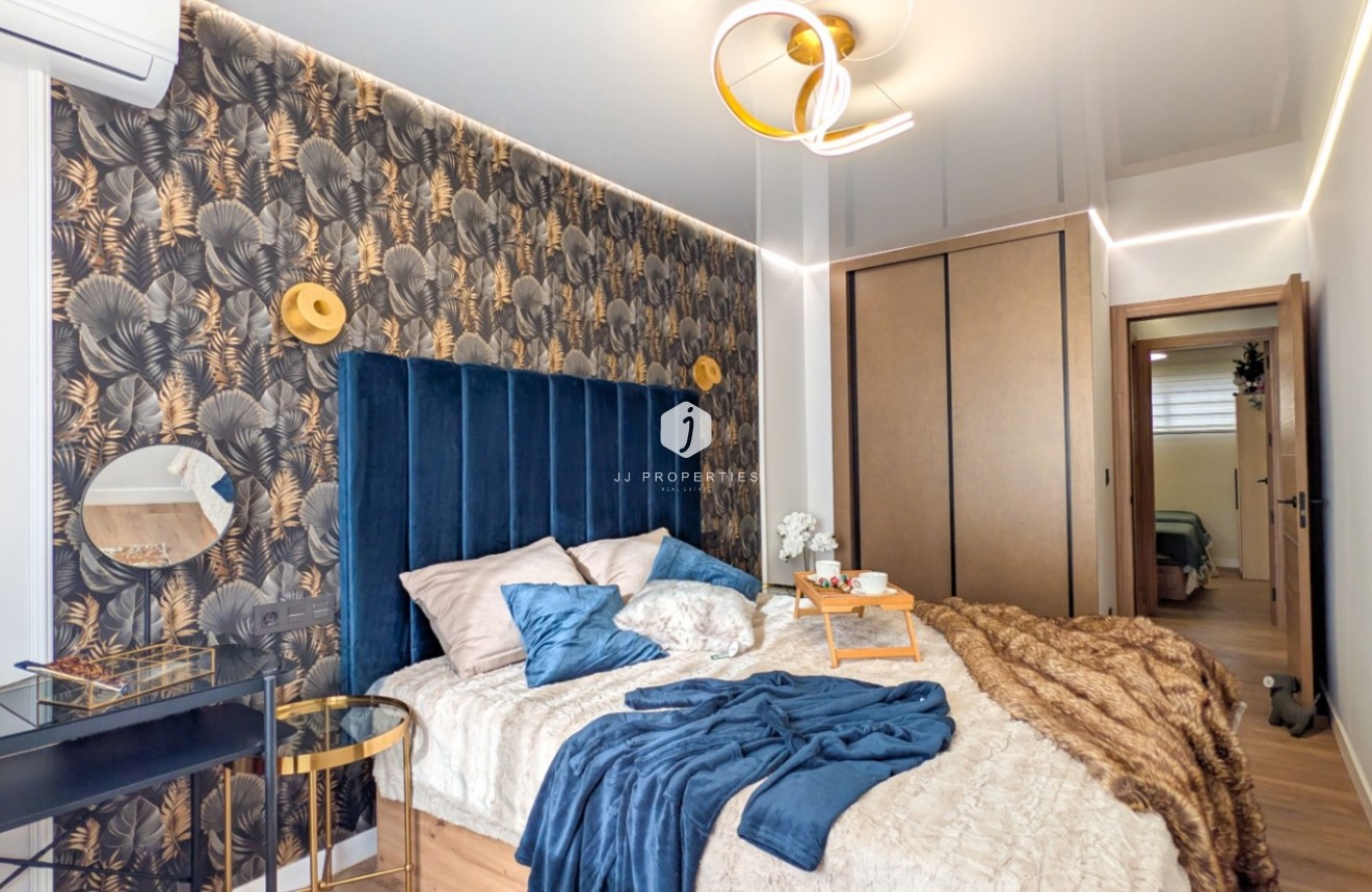 Resale - Apartment / flat -
Torrevieja - Costa Blanca