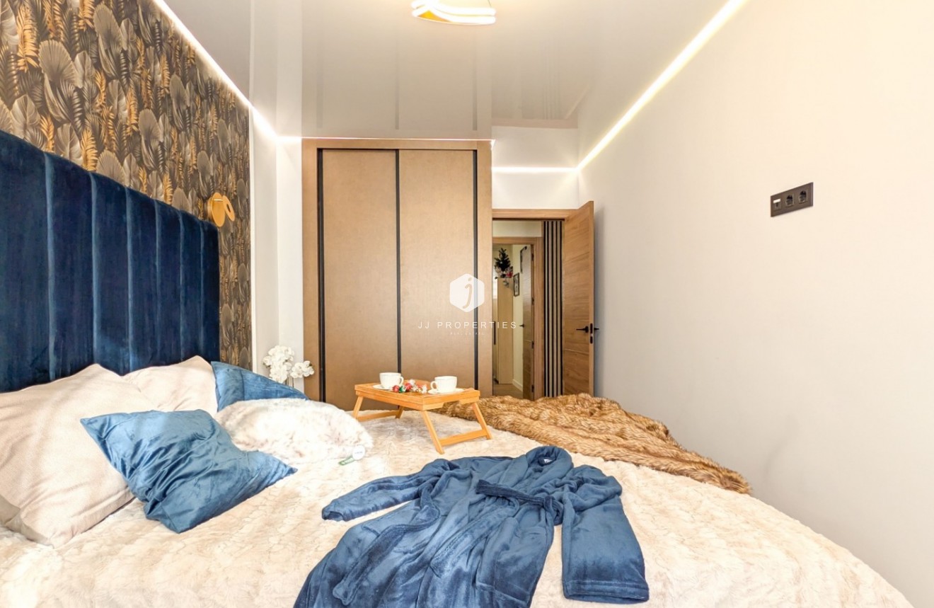 Resale - Apartment / flat -
Torrevieja - Costa Blanca