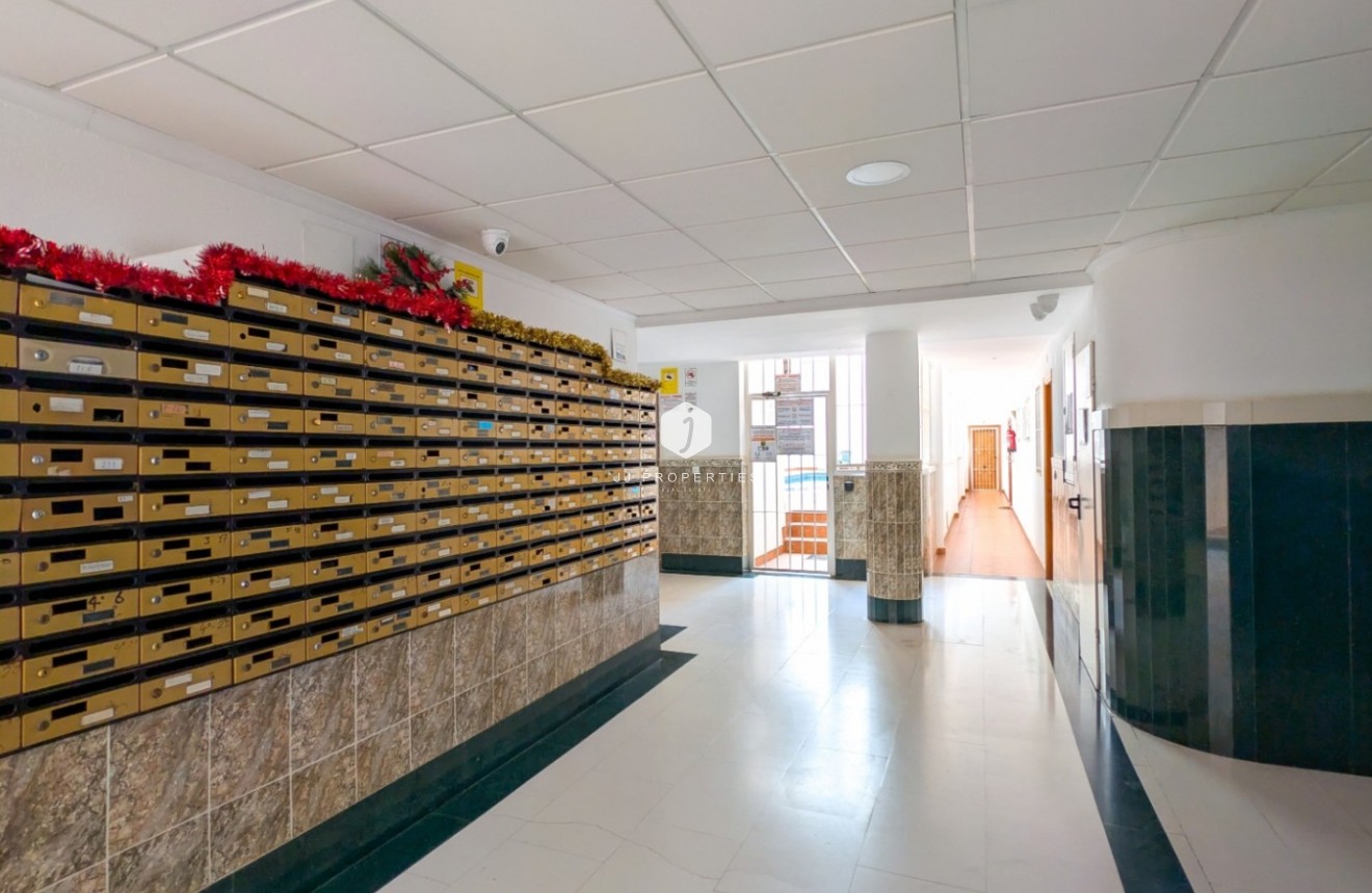 Resale - Apartment / flat -
Torrevieja - Costa Blanca