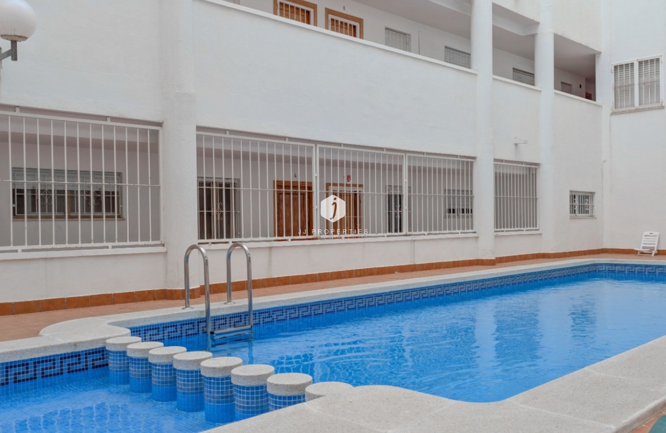 Resale - Apartment / flat -
Torrevieja - Costa Blanca