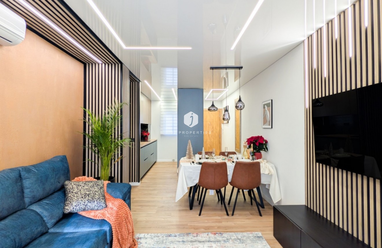 Resale - Apartment / flat -
Torrevieja - Costa Blanca