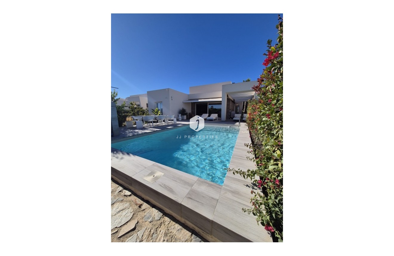 Segunda mano - Villa -
La Finca Golf Resort - Inland