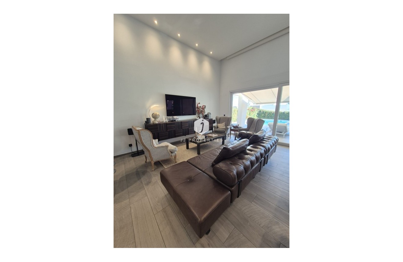 Segunda mano - Villa -
La Finca Golf Resort - Inland