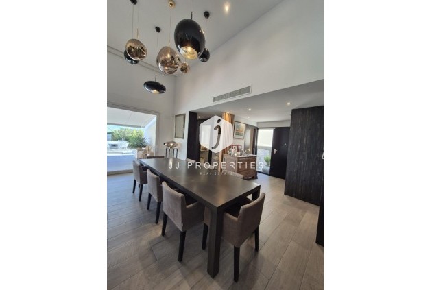 Segunda mano - Villa -
La Finca Golf Resort - Inland