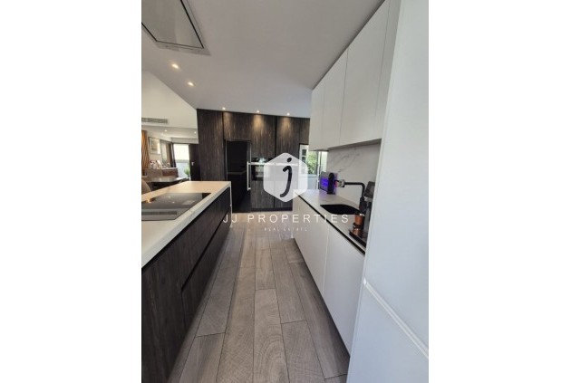 Segunda mano - Villa -
La Finca Golf Resort - Inland