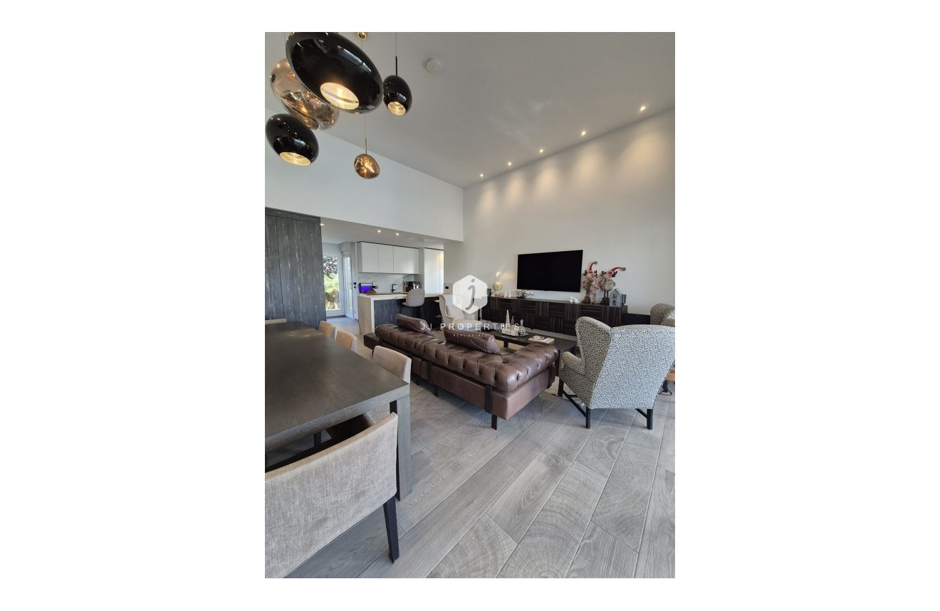 Segunda mano - Villa -
La Finca Golf Resort - Inland