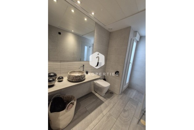 Segunda mano - Villa -
La Finca Golf Resort - Inland