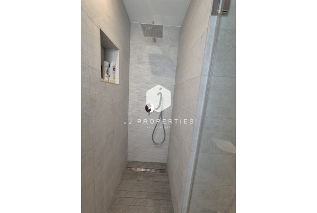 Segunda mano - Villa -
La Finca Golf Resort - Inland