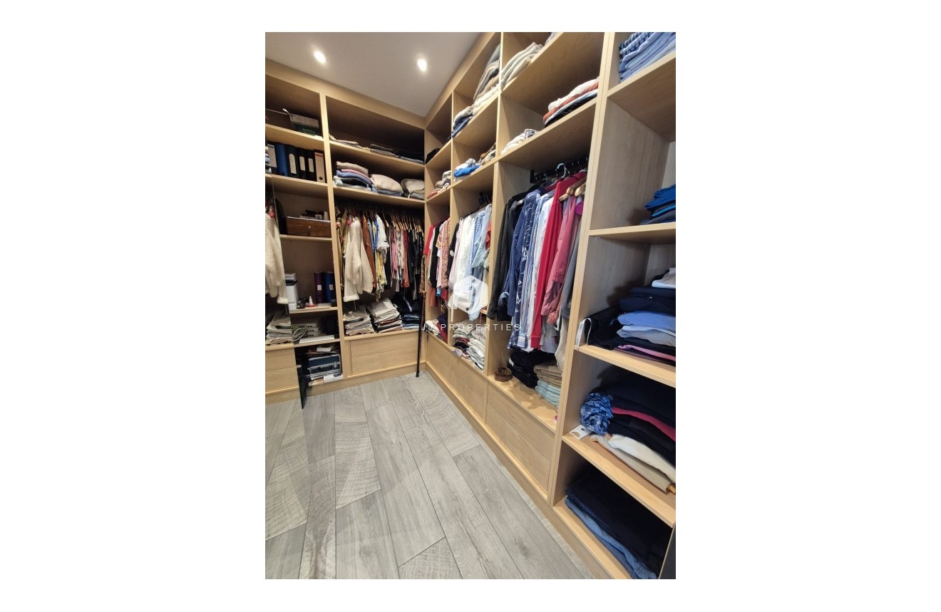 Segunda mano - Villa -
La Finca Golf Resort - Inland