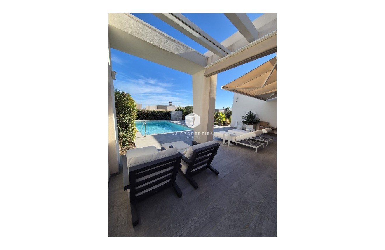 Segunda mano - Villa -
La Finca Golf Resort - Inland