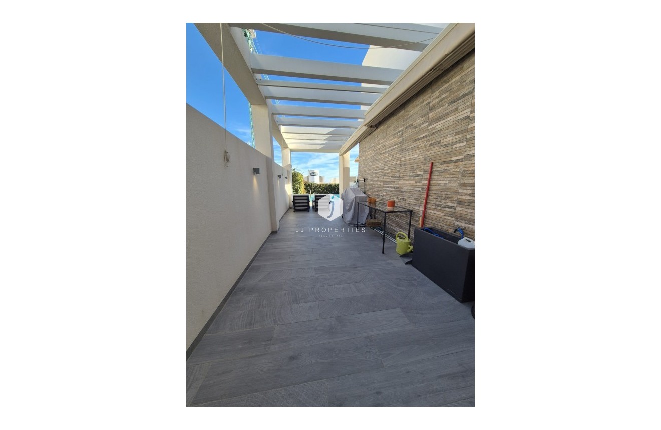 Segunda mano - Villa -
La Finca Golf Resort - Inland