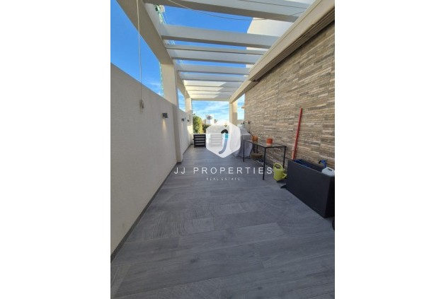 Segunda mano - Villa -
La Finca Golf Resort - Inland