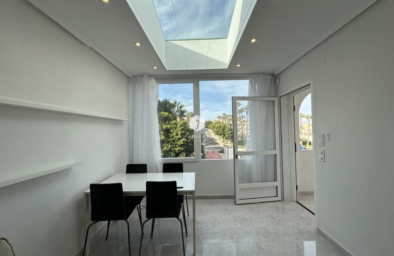 Aus zweiter Hand - Duplex -
La Mata - Costa Blanca