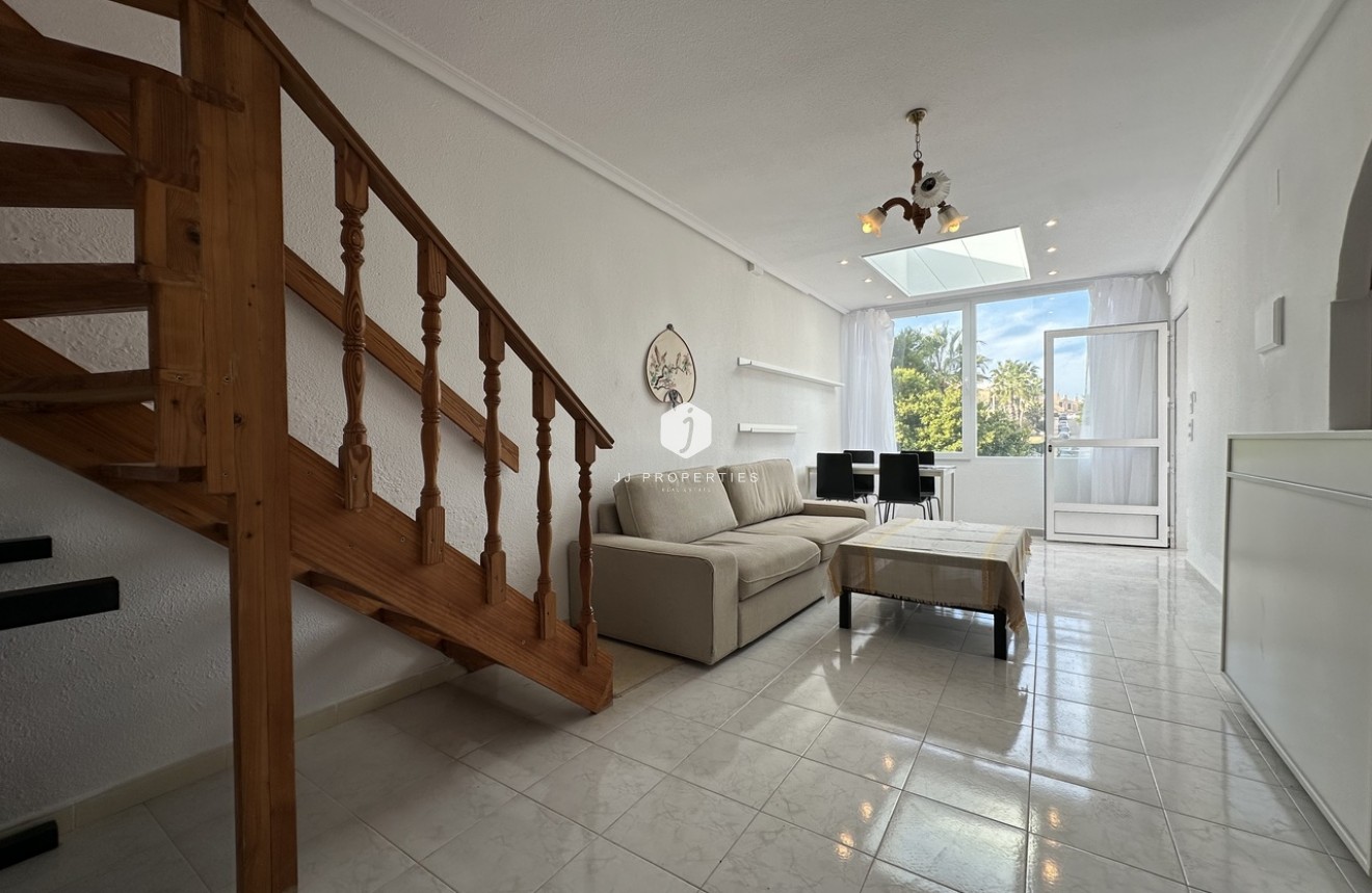 Aus zweiter Hand - Duplex -
La Mata - Costa Blanca