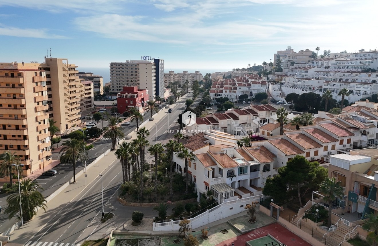 Aus zweiter Hand - Duplex -
La Mata - Costa Blanca