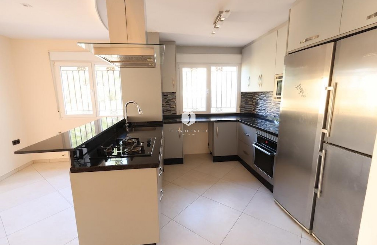 D'occasion - Villa -
Orihuela Costa - Costa Blanca