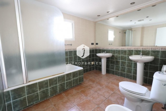 D'occasion - Villa -
Orihuela Costa - Costa Blanca