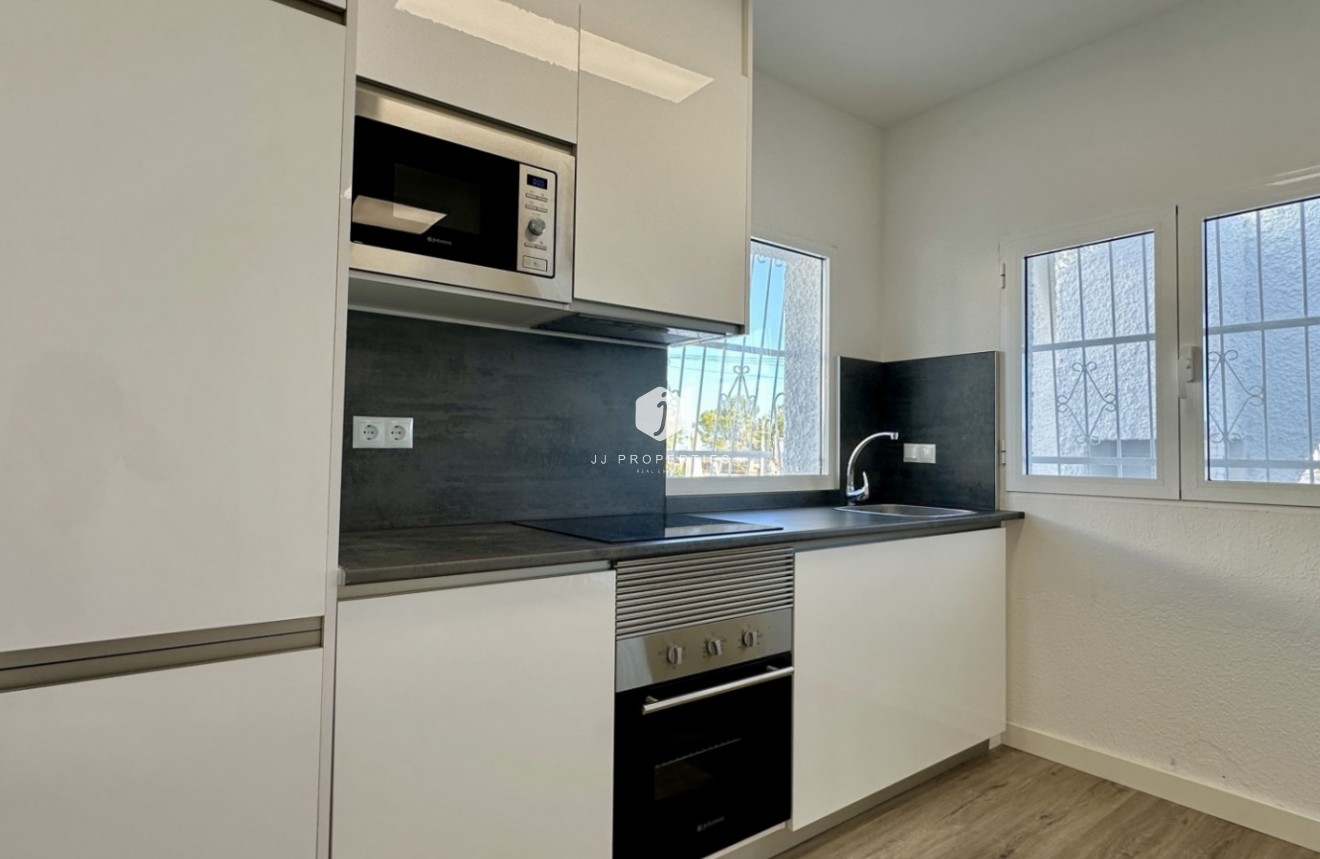 Z drugiej ręki - Bungalow -
Orihuela Costa - Costa Blanca