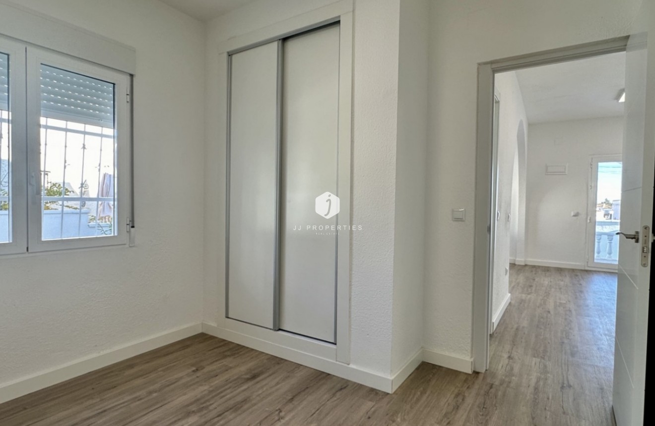 Z drugiej ręki - Bungalow -
Orihuela Costa - Costa Blanca