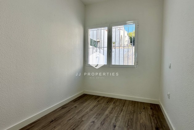 Z drugiej ręki - Bungalow -
Orihuela Costa - Costa Blanca