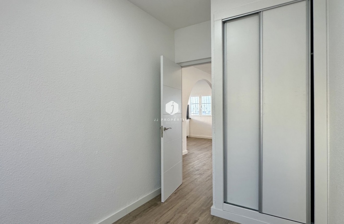 Z drugiej ręki - Bungalow -
Orihuela Costa - Costa Blanca