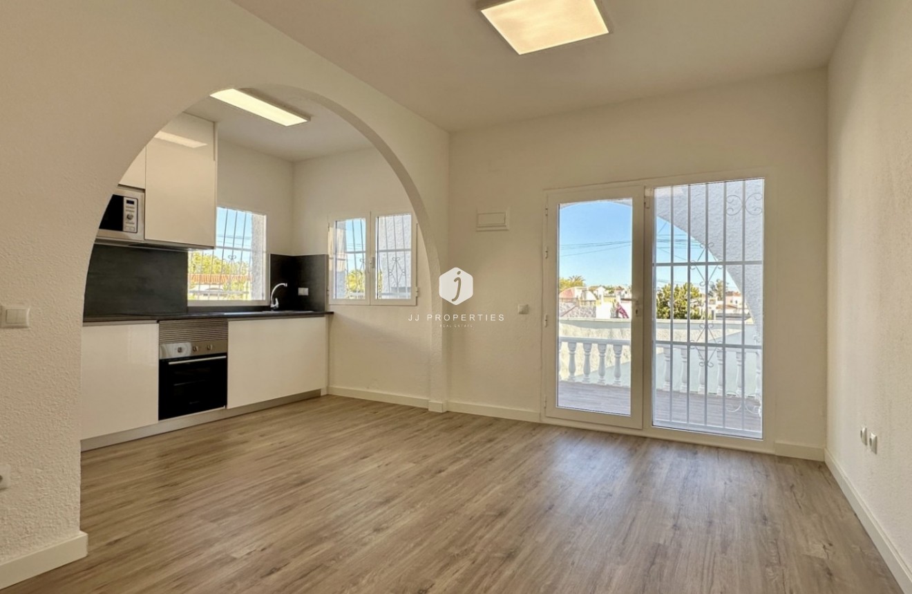 Z drugiej ręki - Bungalow -
Orihuela Costa - Costa Blanca