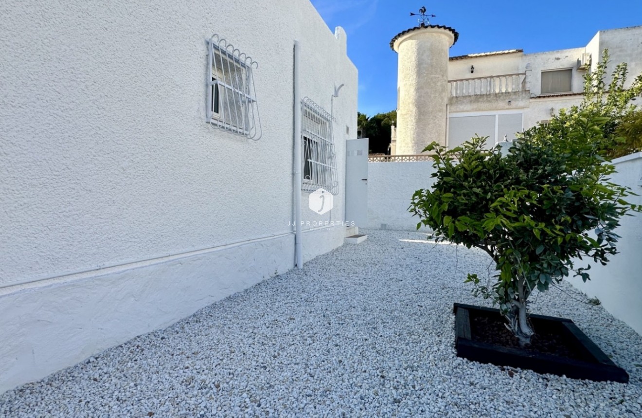 Z drugiej ręki - Bungalow -
Orihuela Costa - Costa Blanca