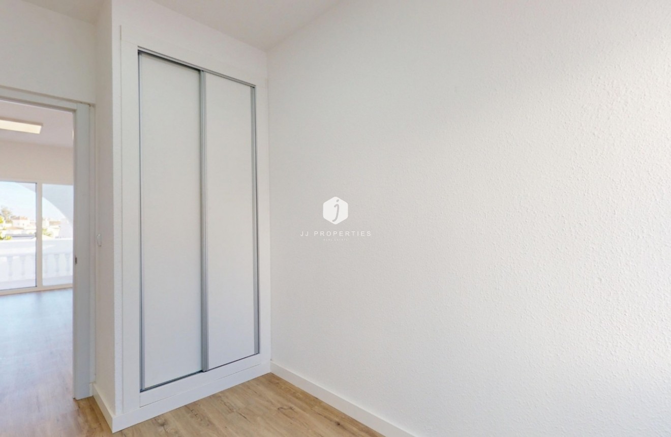 Z drugiej ręki - Bungalow -
Orihuela Costa - Costa Blanca