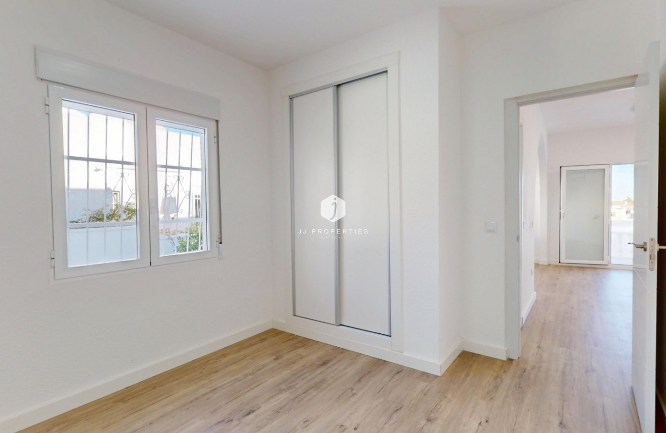 Z drugiej ręki - Bungalow -
Orihuela Costa - Costa Blanca