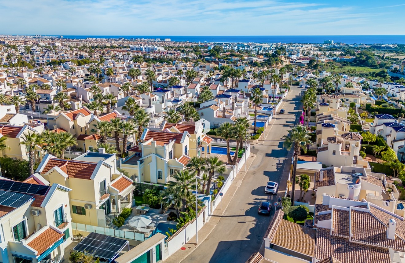 Segunda mano - Villa -
Orihuela Costa - Costa Blanca
