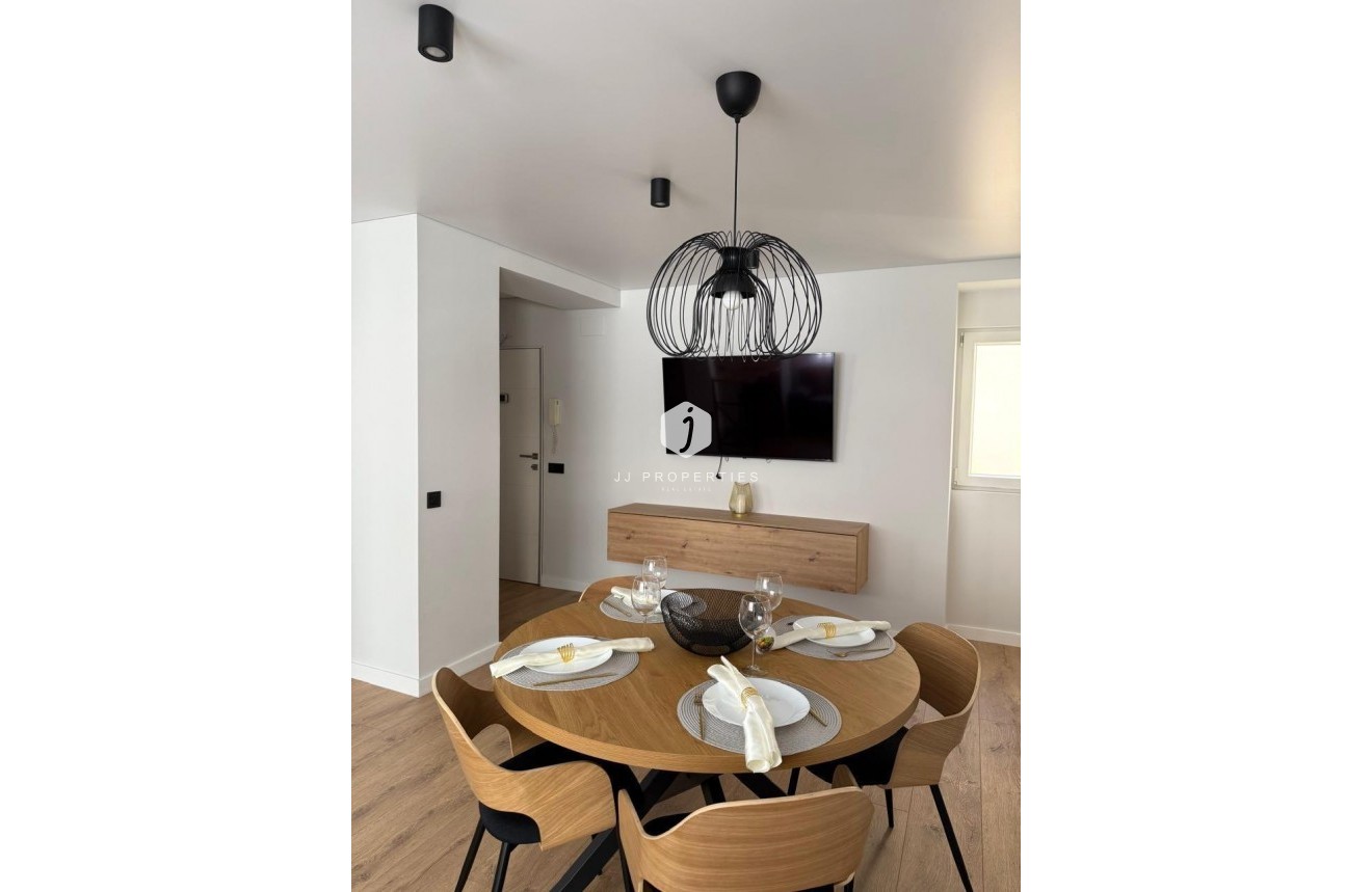 Tweedehands - Appartement / flat -
Torrevieja - Paseo maritimo