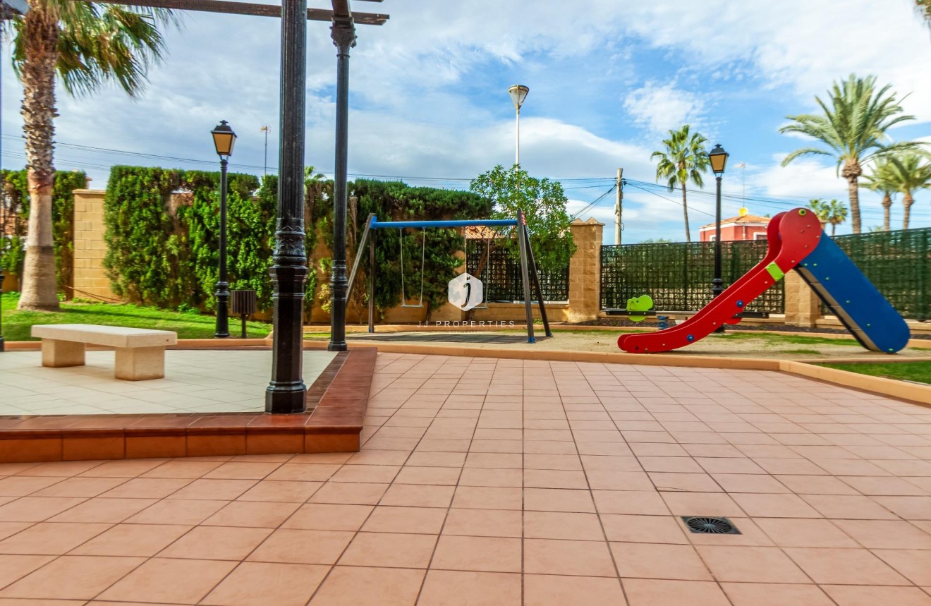 Segunda mano - Apartamento / piso -
Torrevieja - Playa de los Locos