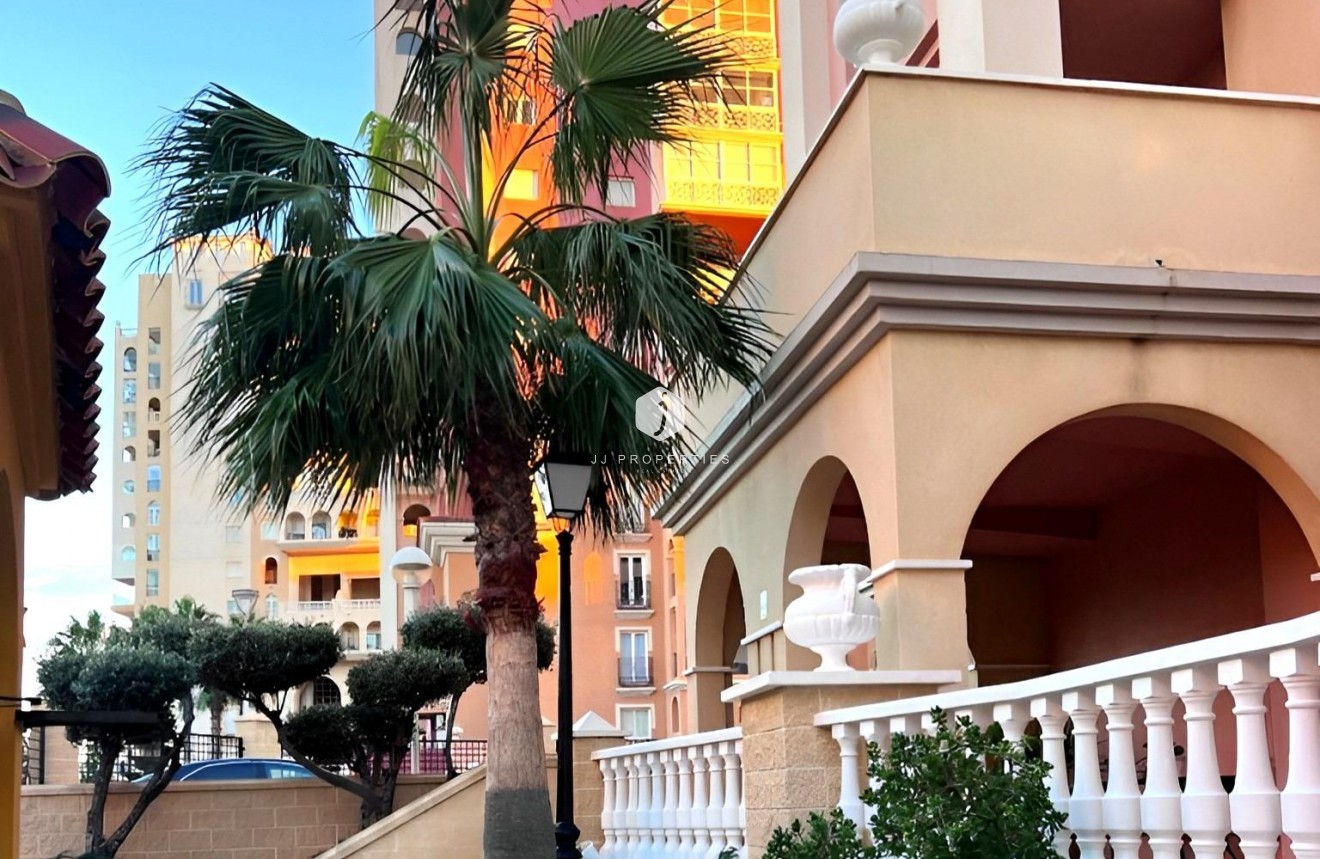 Segunda mano - Apartamento / piso -
Torrevieja - Playa de los Locos