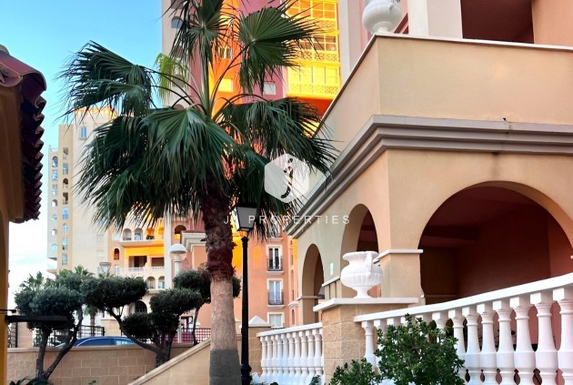 Segunda mano - Apartamento / piso -
Torrevieja - Playa de los Locos