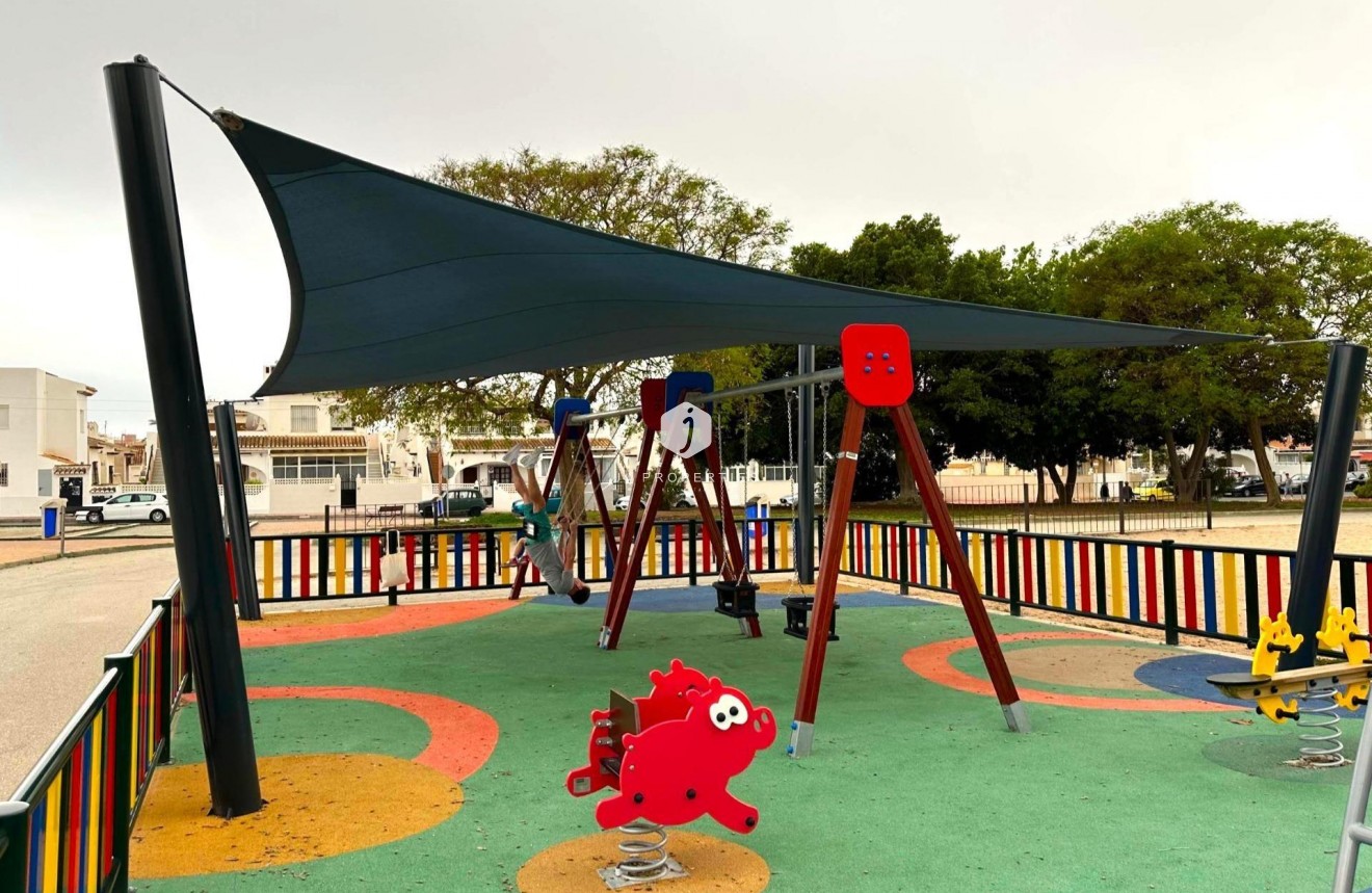 Segunda mano - Apartamento / piso -
Torrevieja - Playa de los Locos